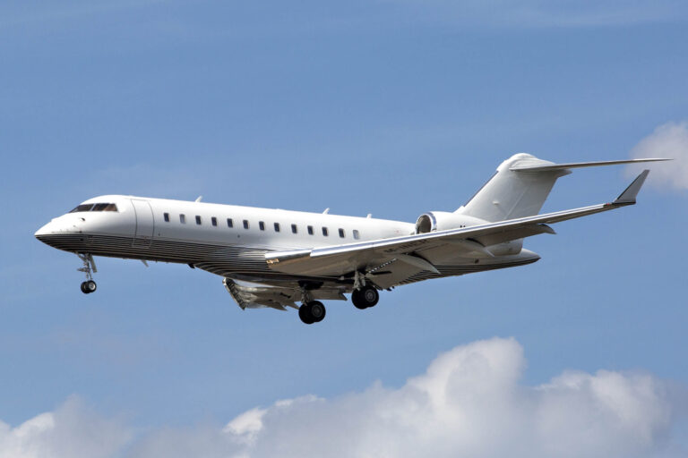 Bombardier Global 6000 for charter