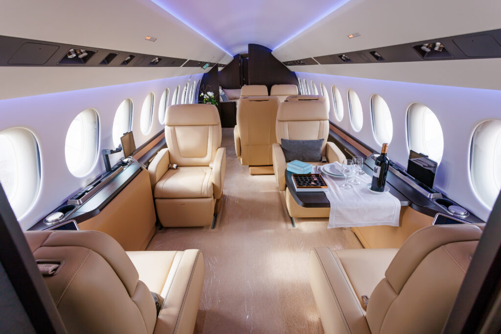 Falcon 8X for charter