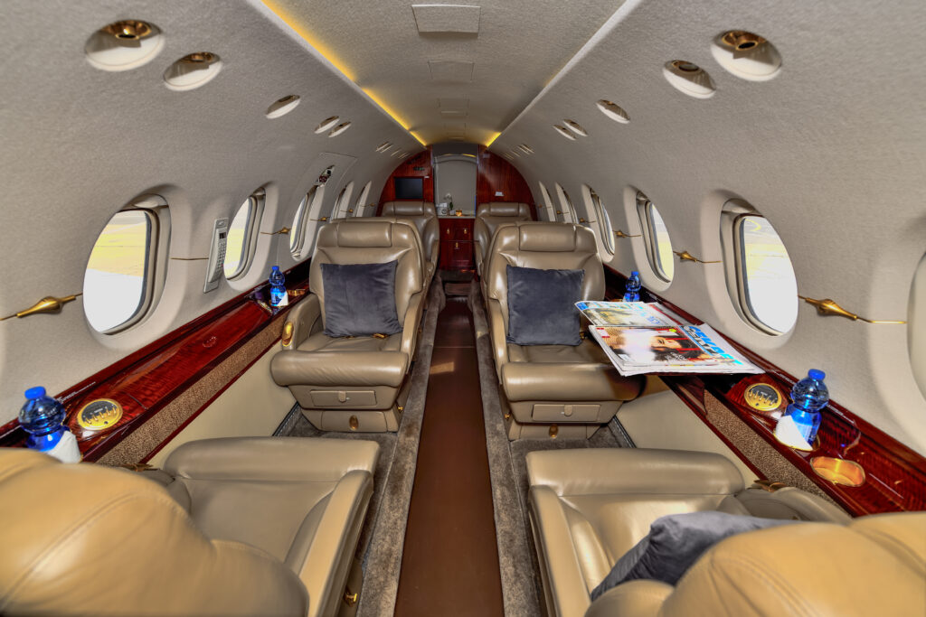 Hawker 800 for charter