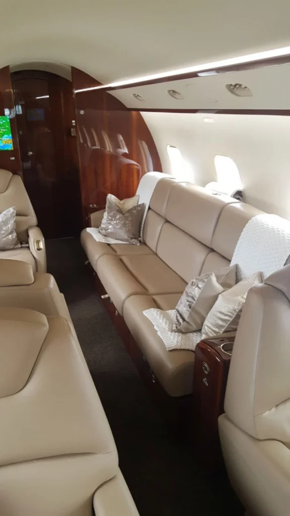 2009 Bombardier Challenger 300 jet for sale