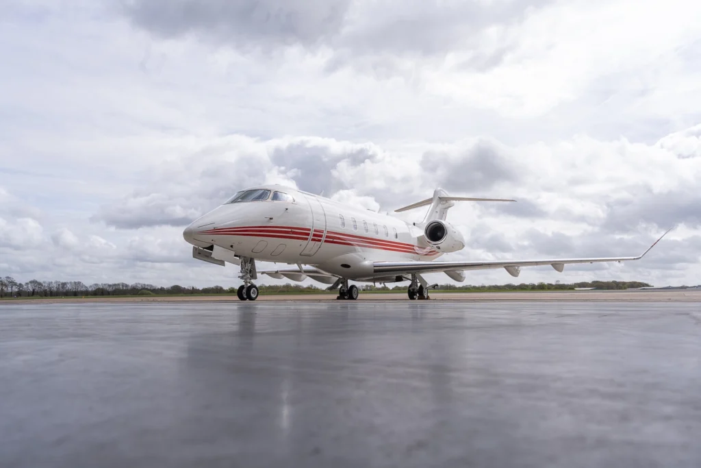 2017 Bombardier Challenger 350 private jet for sale