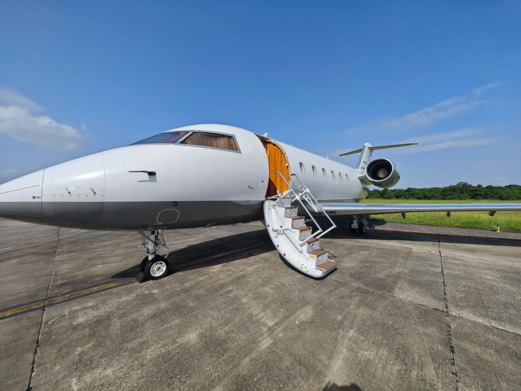 1985 Bombardier Challenger 601-3A private jet for sale